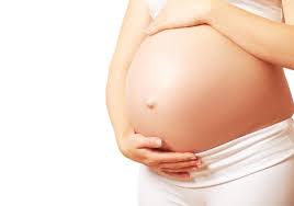 افزایش وزن از علائم اولیه بارداری که با رشد جنین، ظاهر می‌شود.