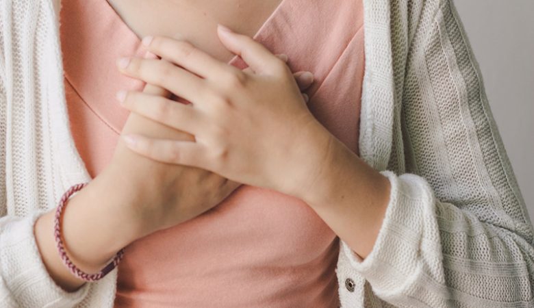 علت های درد سینه در زنان بعد از پریود